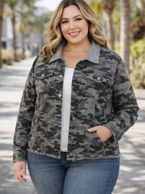 DG2 Diane Gilman Reversible Denim Jacket 1X Gray Camo Frayed Hem Stretch 21x2
